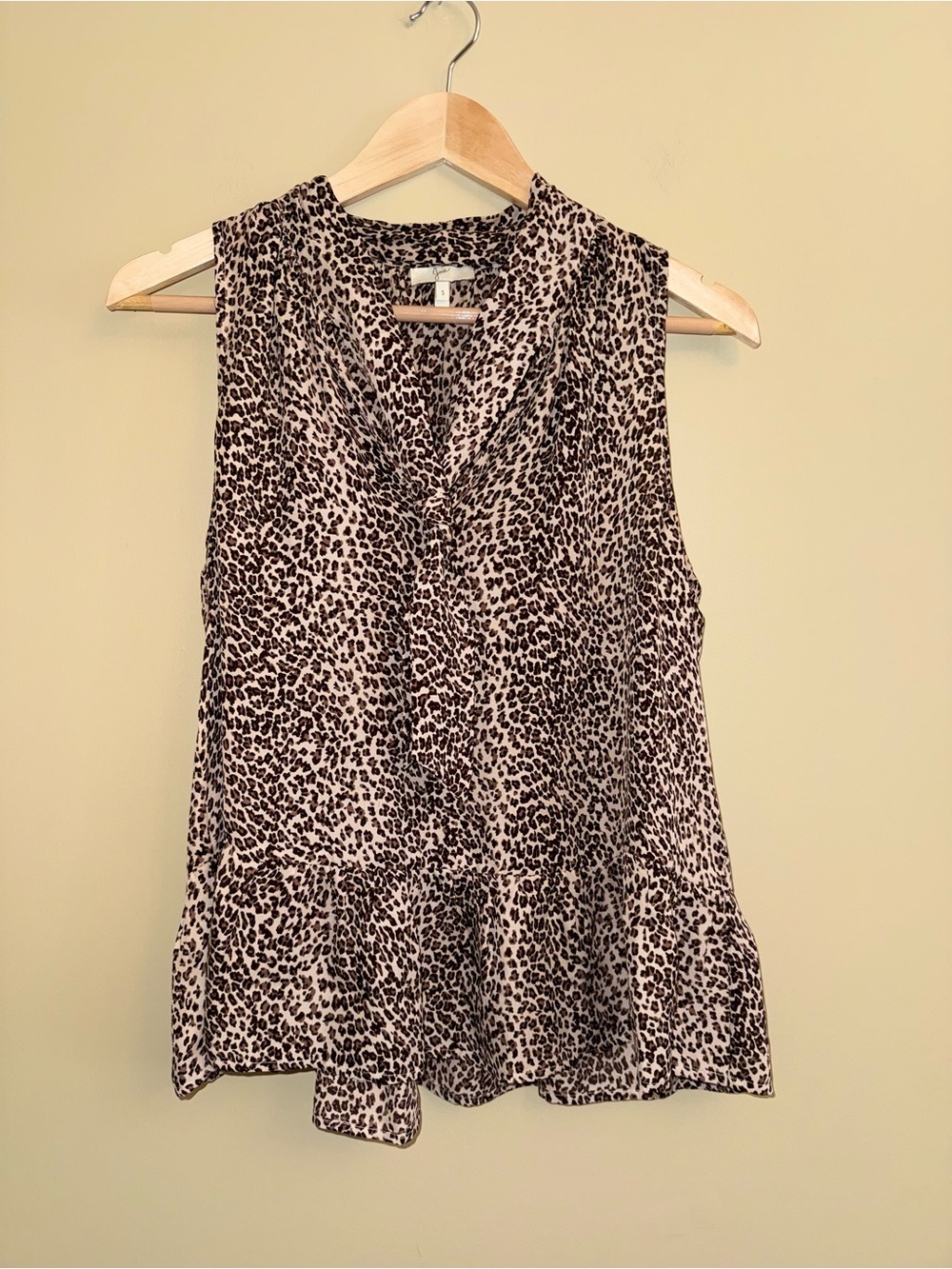 Jorie Silk Sleeveless Cheetah top S Ruffle Trim Flowy Feminine Resort Elegant